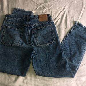 FRAYED WEDGIE LEVIS